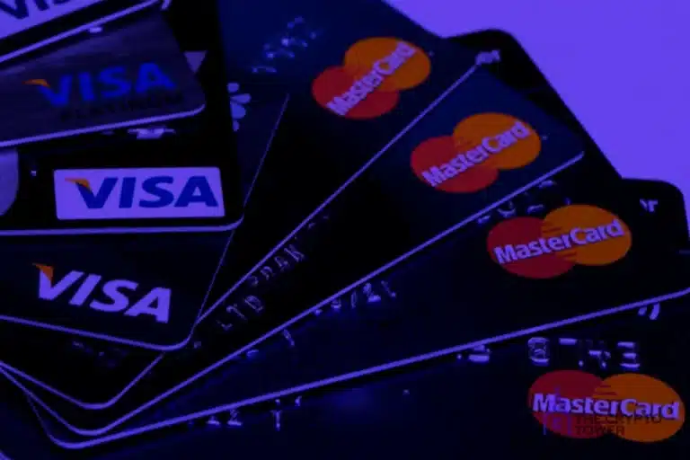 Visa y Mastercard, han pospuesto el lanzamiento de nuevas asociaciones con empresas de criptomonedas debido a las bancarrotas de alto perfil